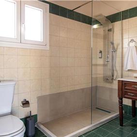 3 bedroom villa with heated pool in Kassiopi, Corfu, sleeps 6